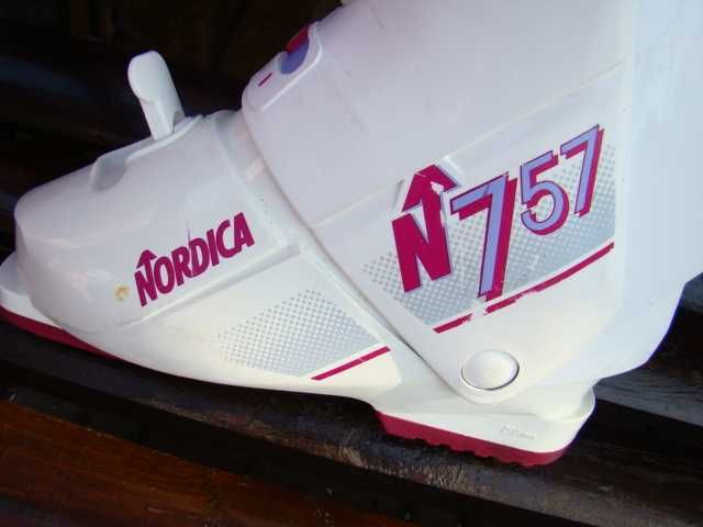 Лыжные ботинки Nordica, Италия.
