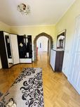 Продаж будинку з ремонтом в передмісті Львова