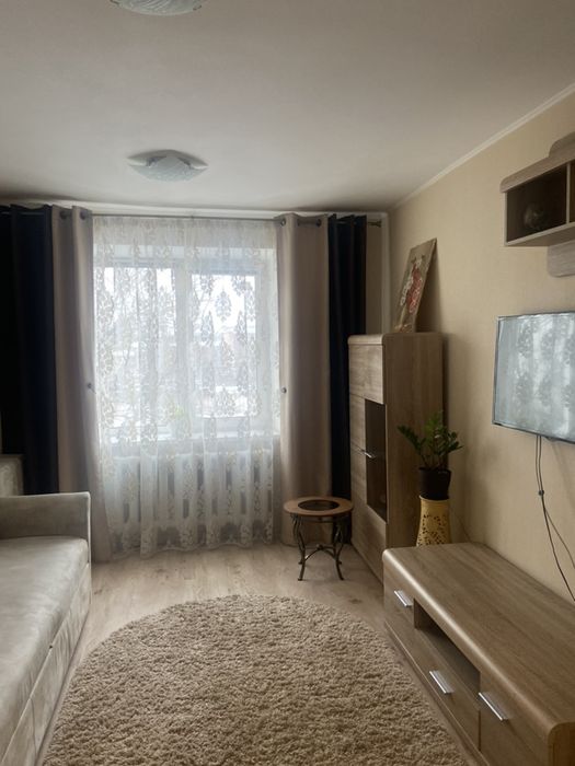 2-кімнатна квартира , подобово .