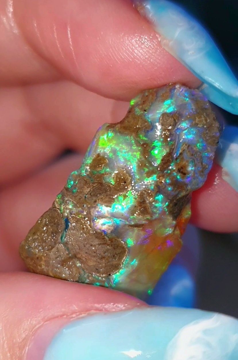 Ethiopian Opal Etiopski kamień szlachetny minerał kryształ