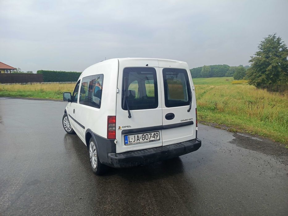 Sprzedam Opel  Combo rok 2010 bez rdzy  do jazdy Klima