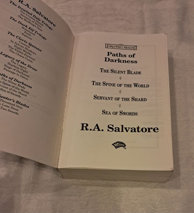 Роберт Сальваторе. Paths of Darkness.