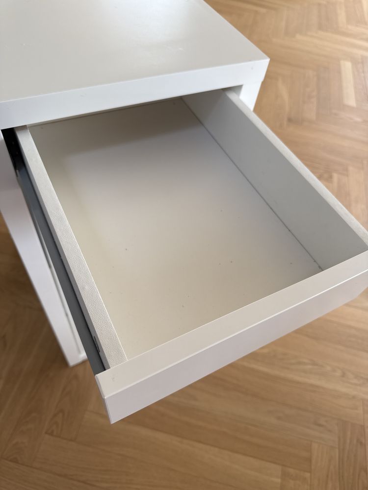 Biurko i krzeslo ikea
