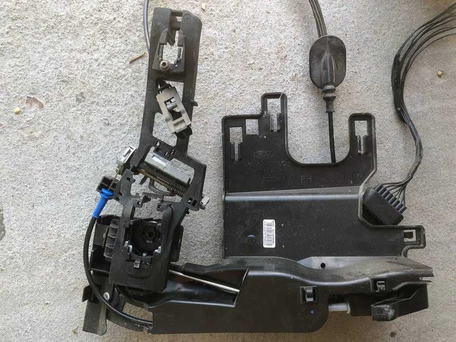 Замок двері ПРАВОЇ 3-Х ДВ. FORD FIESTA 09-17. mk7