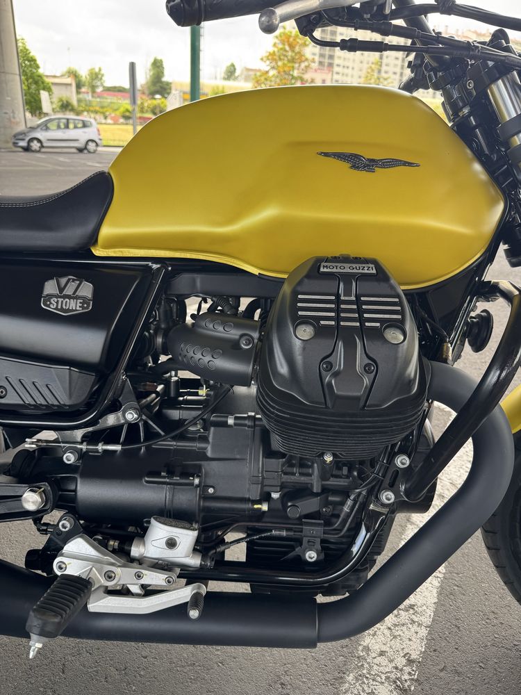 Moto Guzzi V7 850 - Set 2023