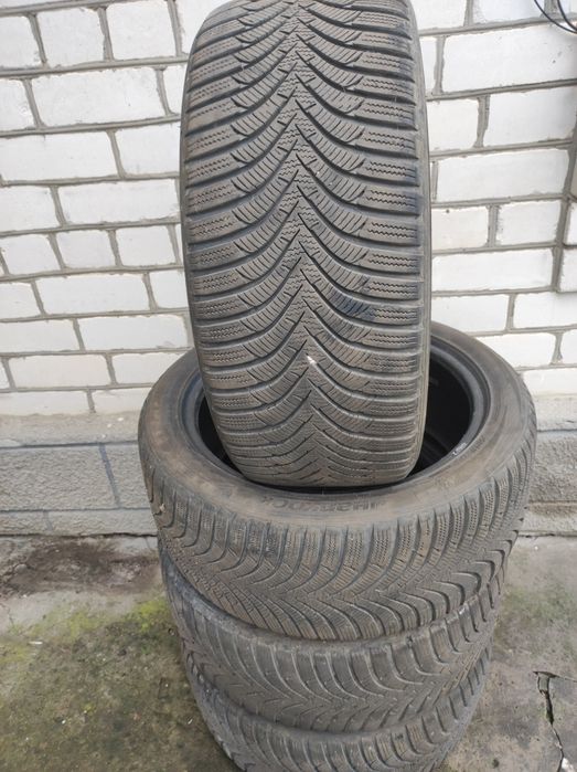 Резина зимова 225/45 R17 Hankook