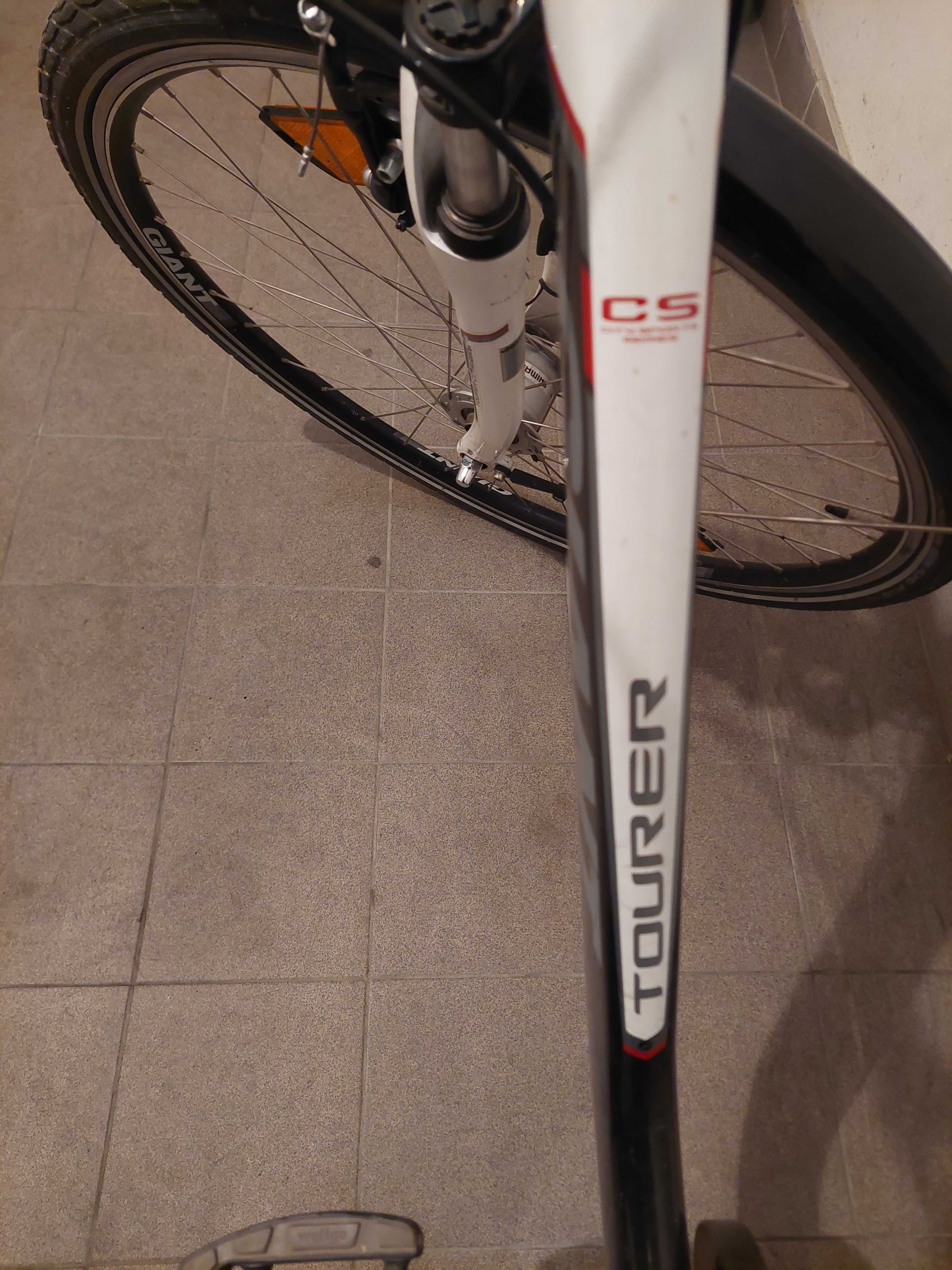 Giant Tourer CS .