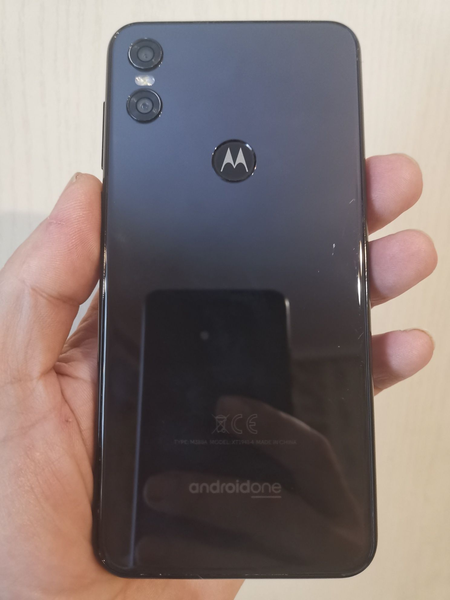 Motorola One. 4/64