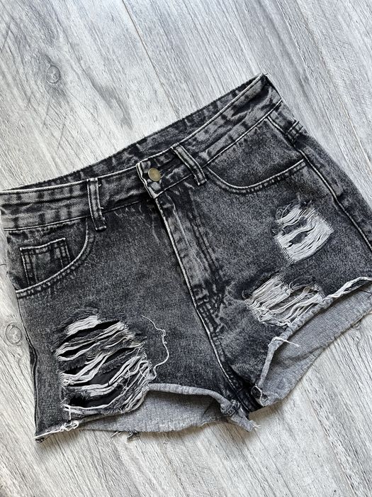 Świetne spodenki shein roz s