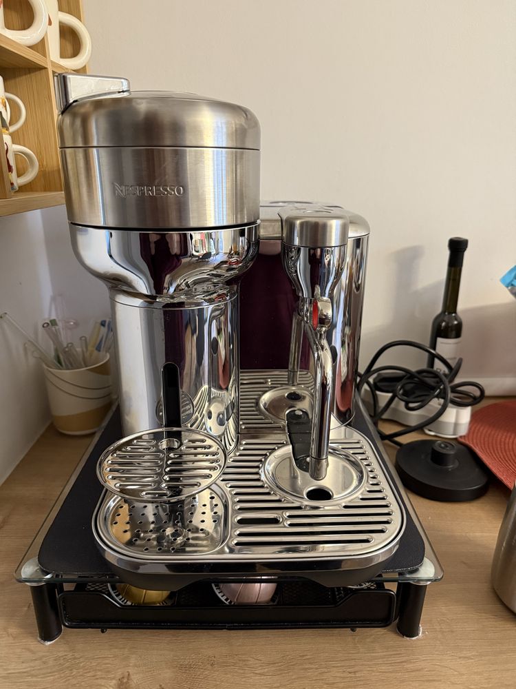 Ekspres do kawy Sage Nespresso Vertuo creatista