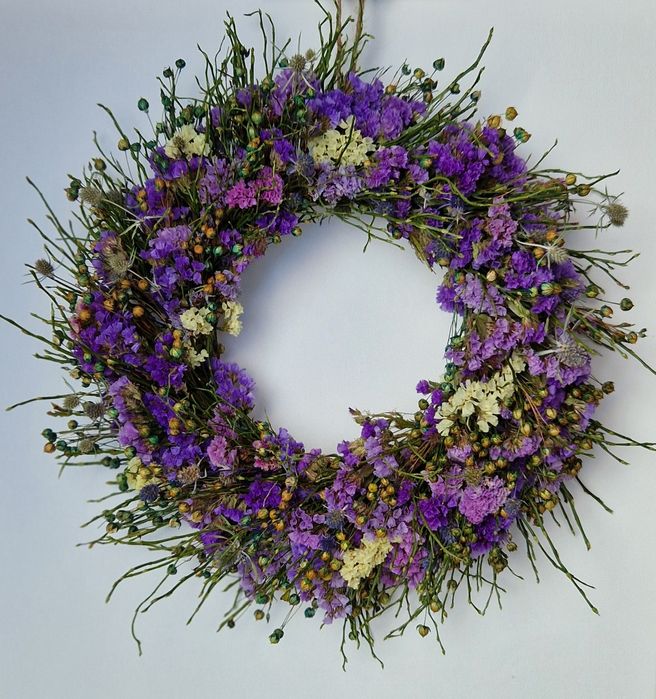 Wianek z suszonych roślin