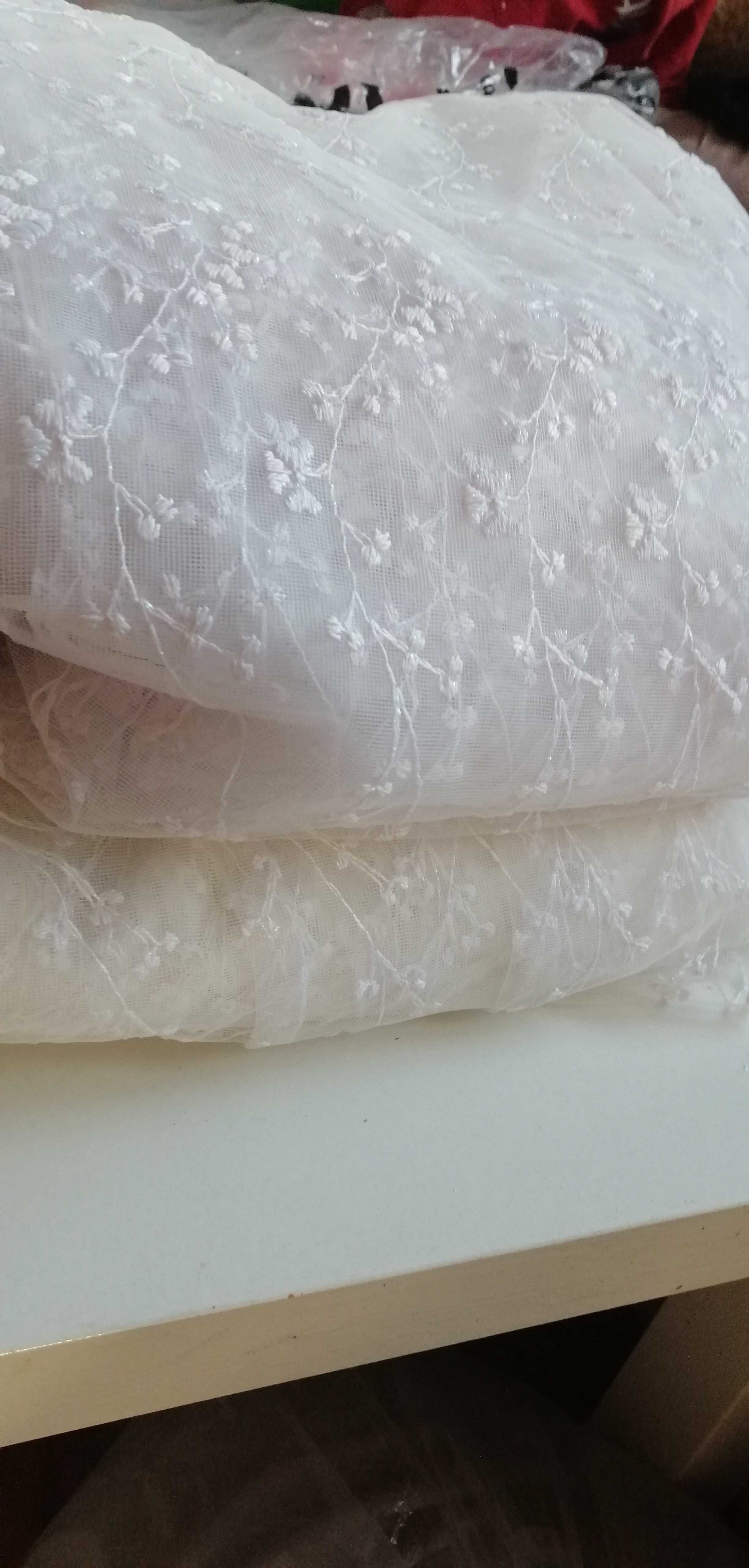 2 duże białe firany 575x235 i 485x235 zestaw firanek w liście kwiaty