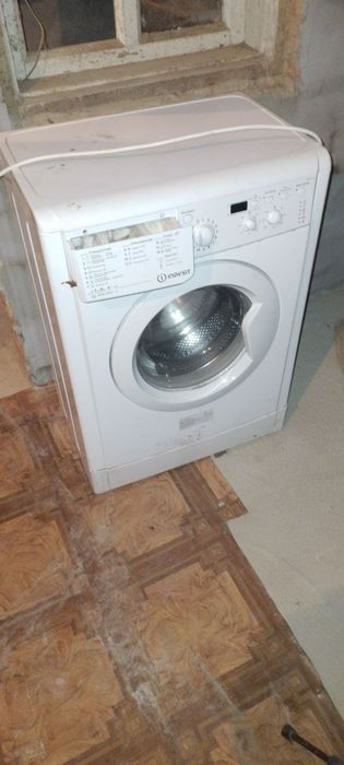 Пральна машина Indesit wild 82 під відновлення.