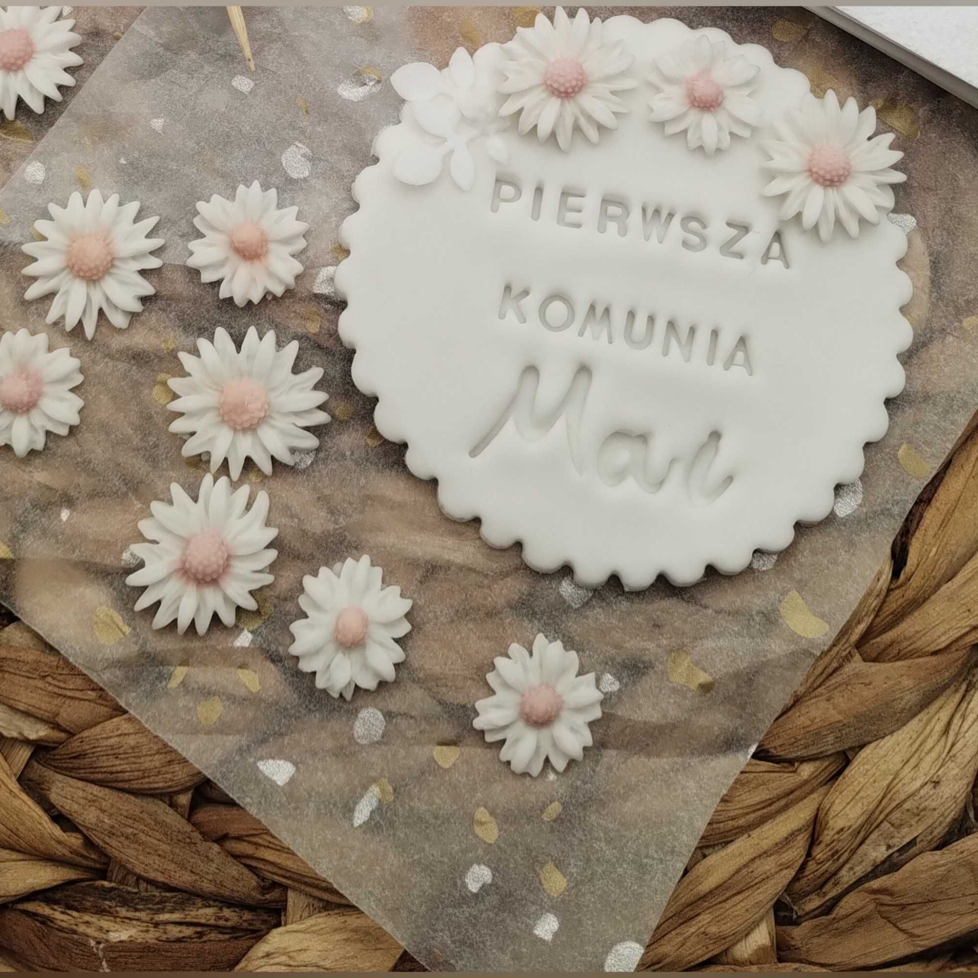 Dekoracje na tort komunijny