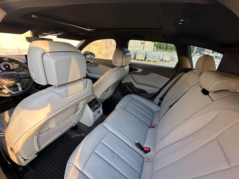 Audi A4 Allroad 2023 Quattro Ultra • S-Line