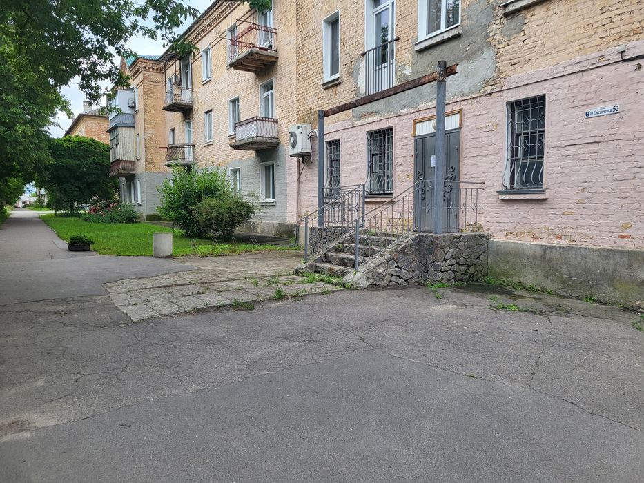 Продам нежитлове приміщення під магазин, аптеку... ВЛАСНИК