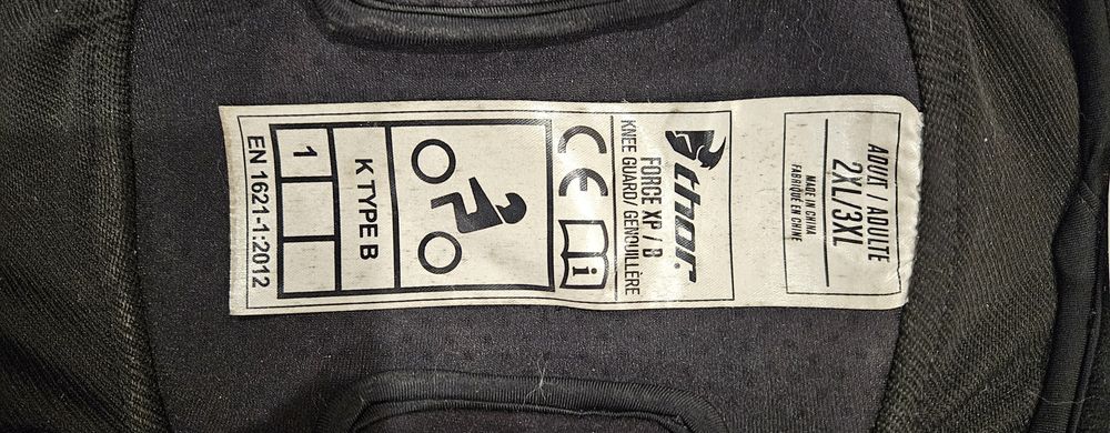 Продам шарнирні наколінники Thor