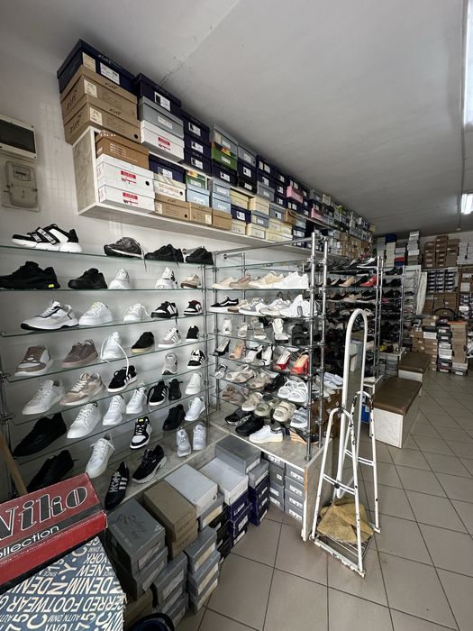 Продається готовий бізнес зі взуттям