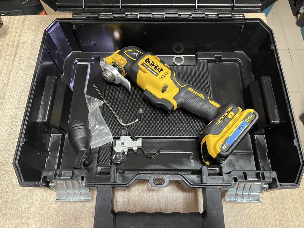Dewalt DCS356 / акумуляторний вживаний реноватор Девольт
