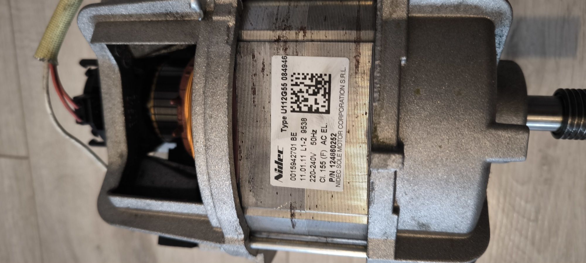 Silnik nidec U112G55