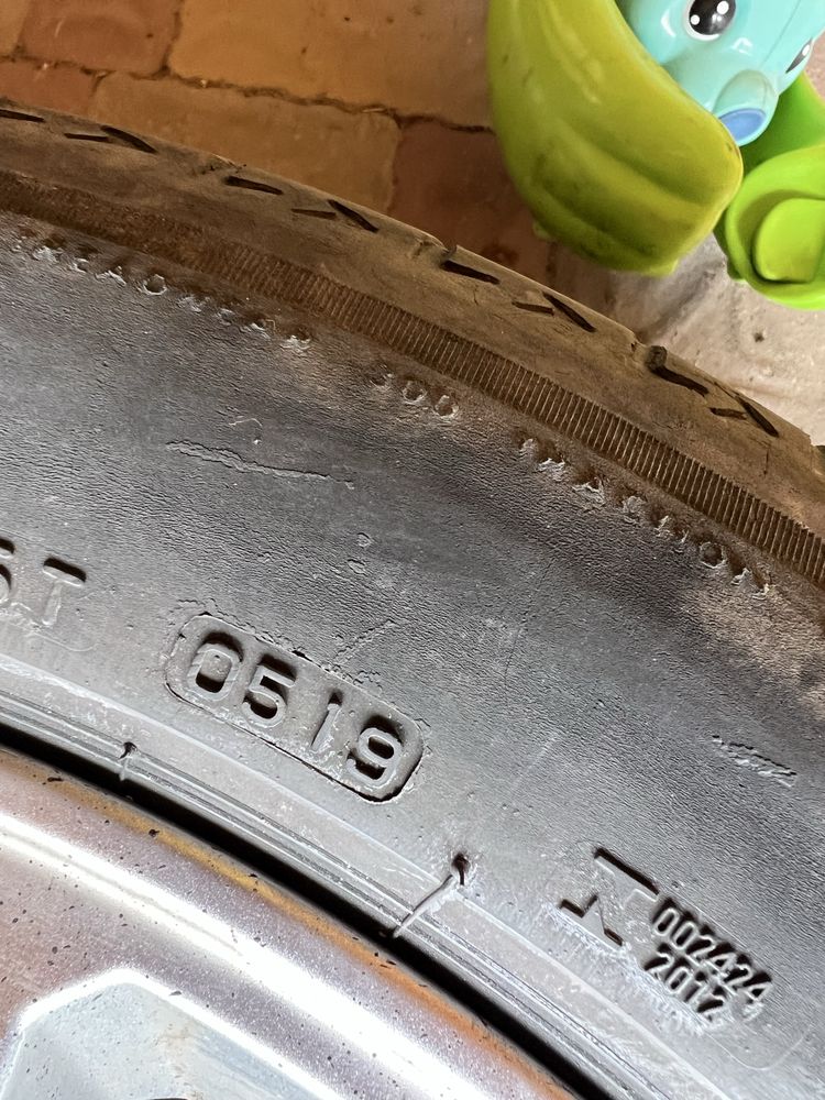 шини Bridgestone літні 255/50 R20