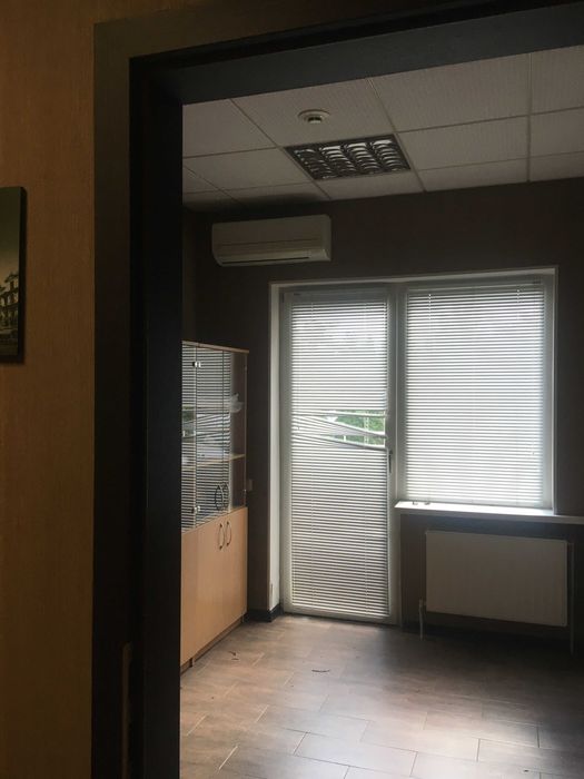 Офис на 2 этаже. Бизнес Центр. Французский б-р / пер Азарова