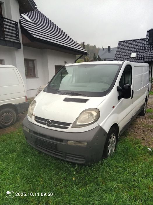 Opel  Vivaro   Uszkodzony