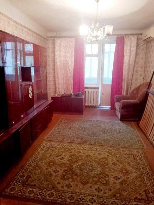 Продам 1 комнатную улучшенку на Новых Домах (Коммунальный рынок)