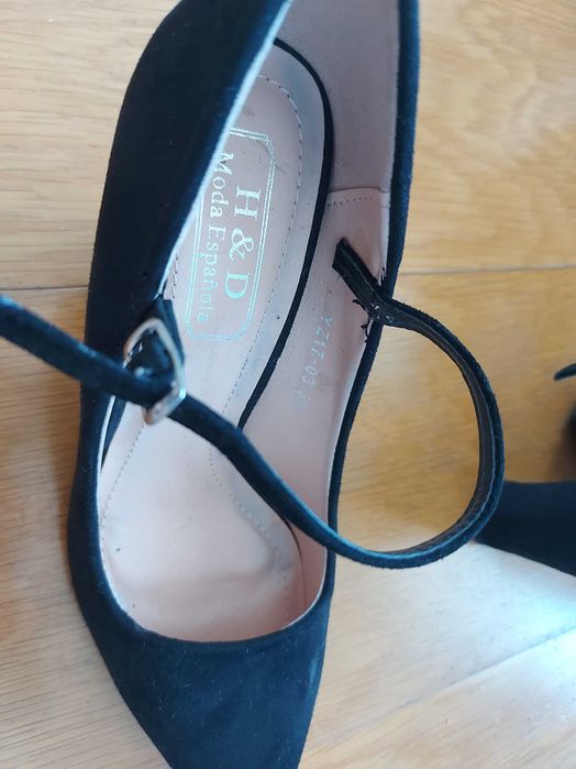 Sapato preto de cinderela com pormenor no tacão,nr 36