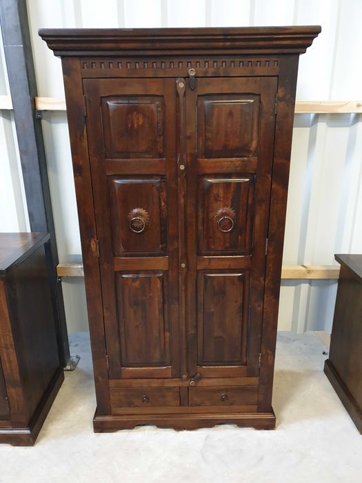 Kolonialny kredens wykonany z litego palisandru indyjskiego. Dostawa.