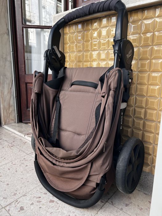 Carrinho de passeio Britax Römer B-Agile 4 (c/ capa da chuva)