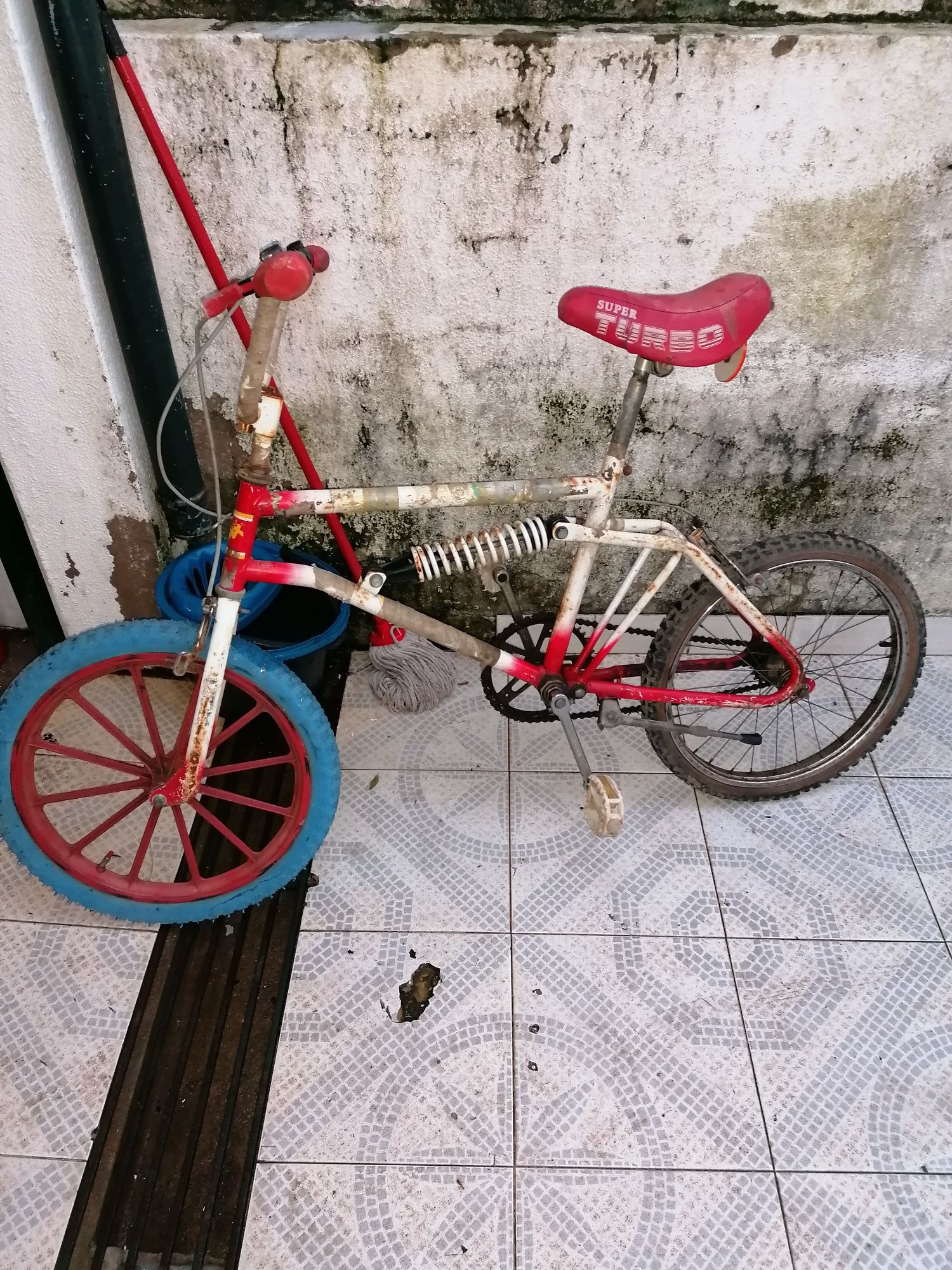 Bicicleta BMX confersil roda 20 bom estado