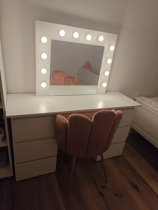 Toaletka z krzesłem Glamour