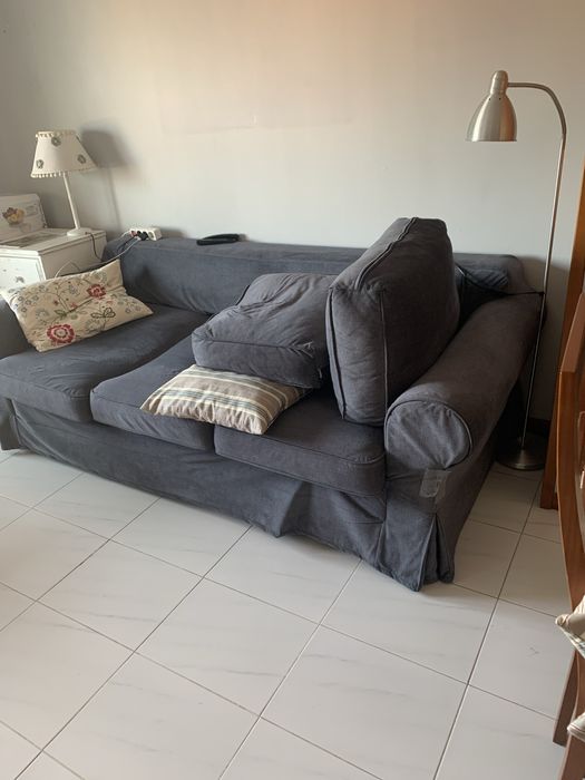 Sofa 3lugar com cama. Otimo estado