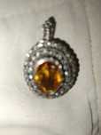 Pendente alfinete  com pedra e prata com antigo