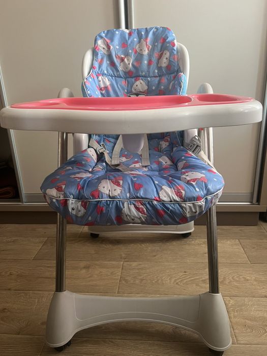 Стільчик для годування дитини