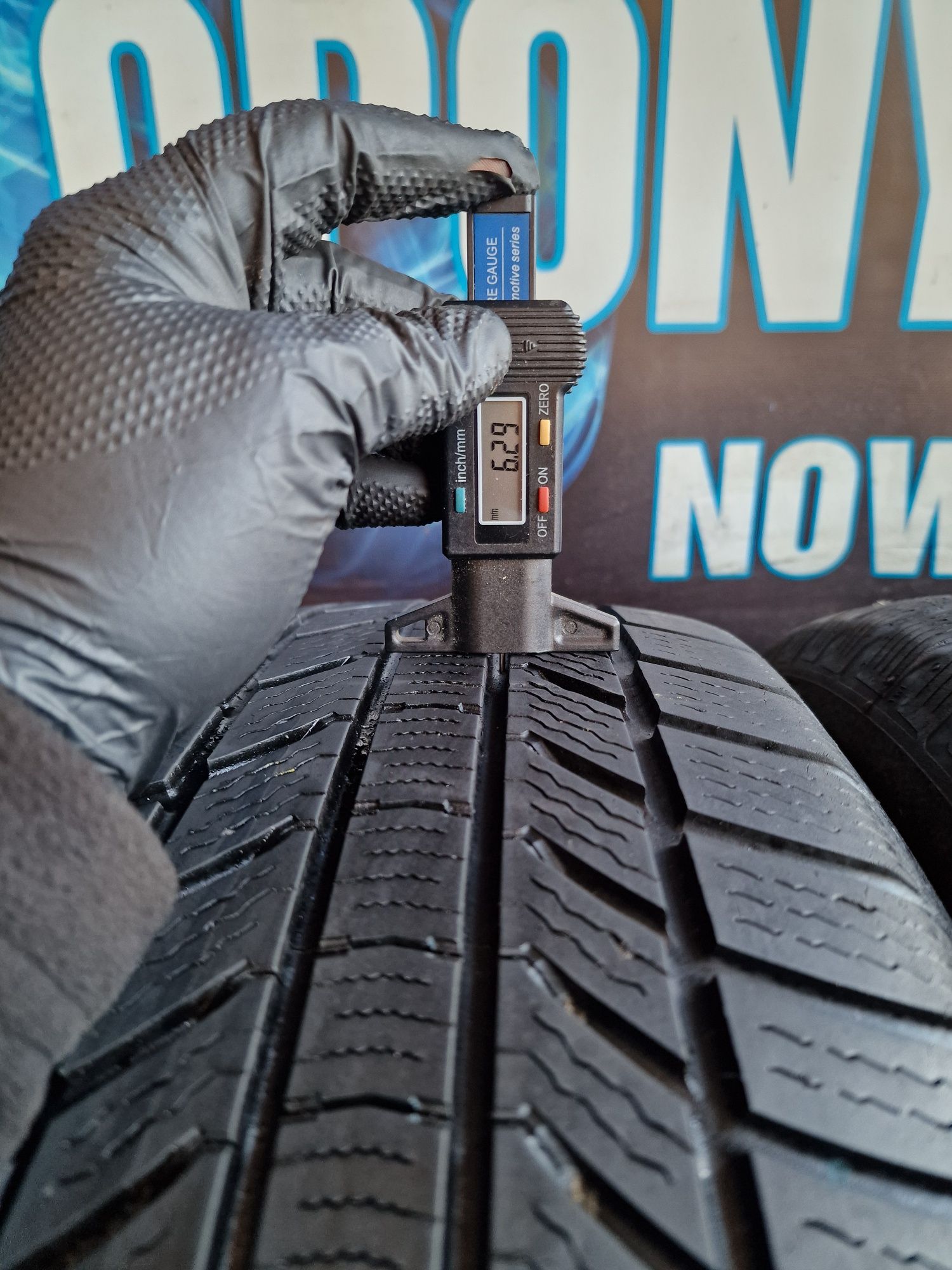 Opony zimowe 225/60/18 Continental Komplet 7.5mm 2022