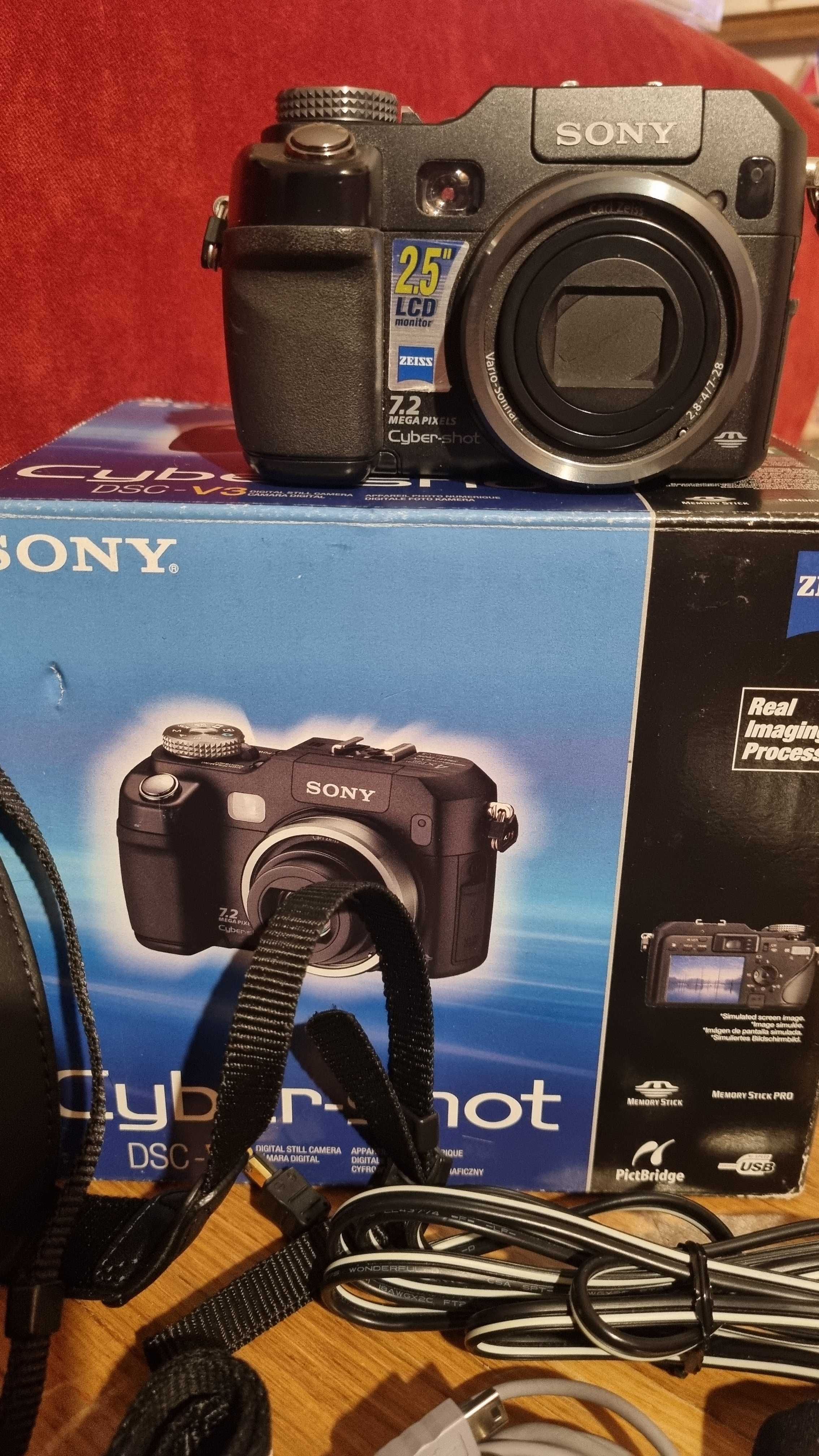 Máquina fotográfica Sony Cyber shot DSC-V3 como nova