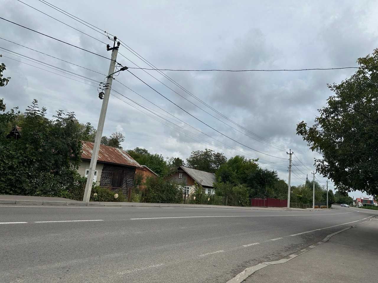 земля Надвірна, поряд з АТБ , кільце. Підійде під комерцію. Буковель