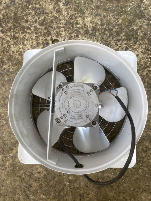 Вентилятор осьовий настінний VENTO-24