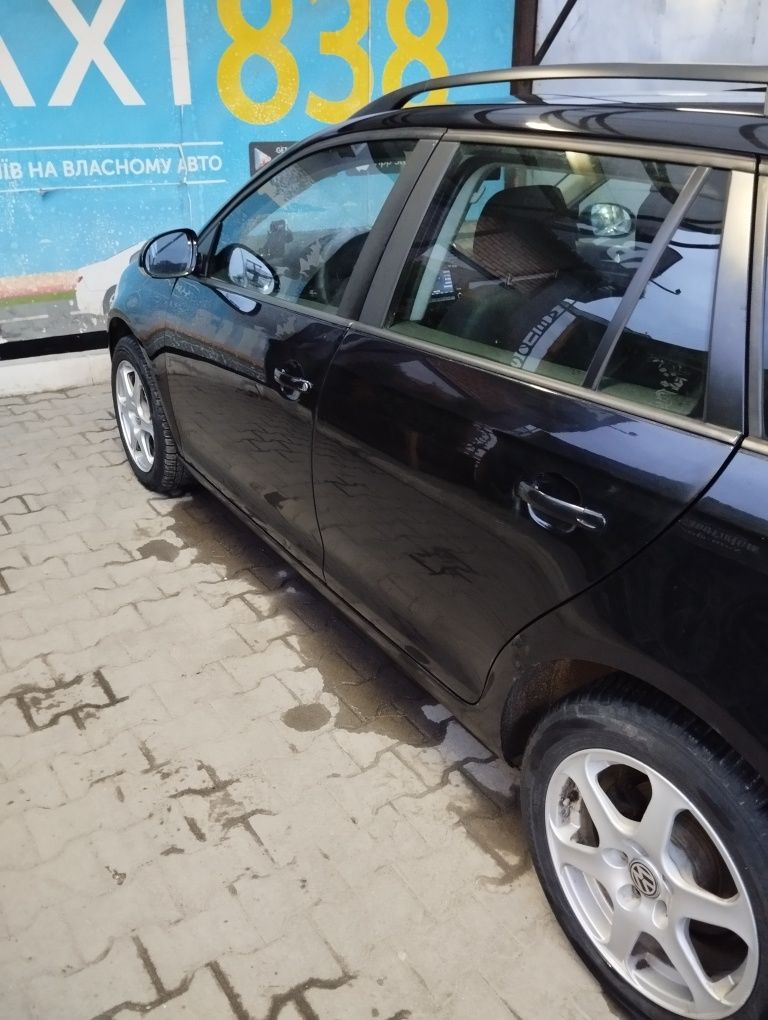 Продам автомобіль Volkswagen golf 5