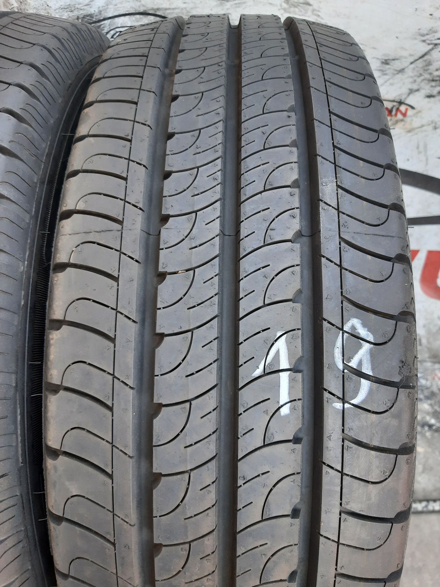 215/65r16C 109T Goodyear Efficient Grip Cargo