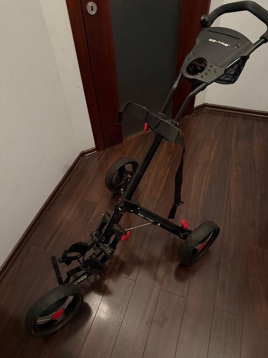 Wózek golfowy składany – lekki, stabilny, idealny do torby golfowej