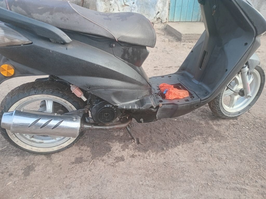 Продаю  скутер 5500 грн Pheonix sкумото