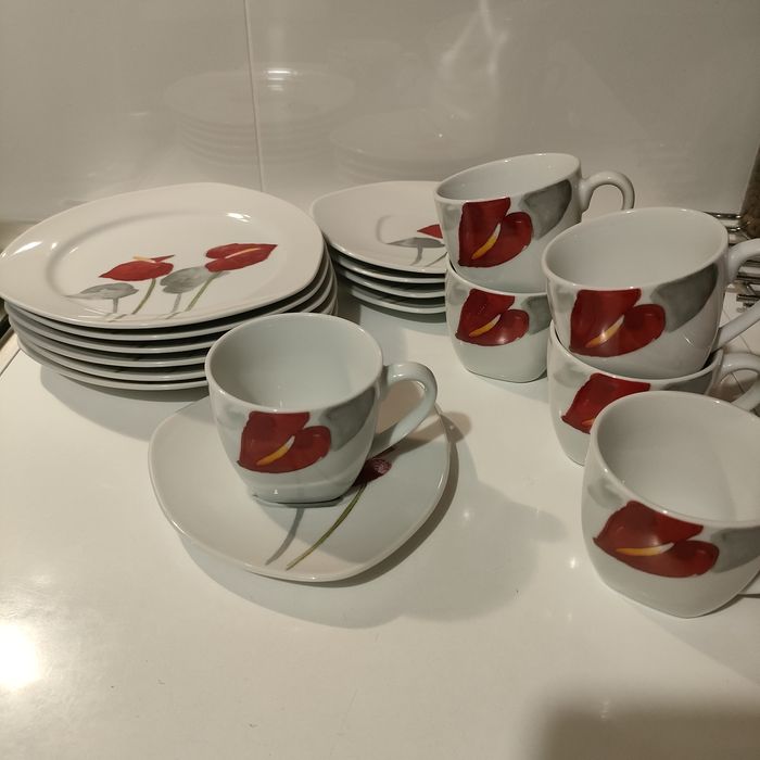 Zestaw do kawy plus talerzyki do ciasta