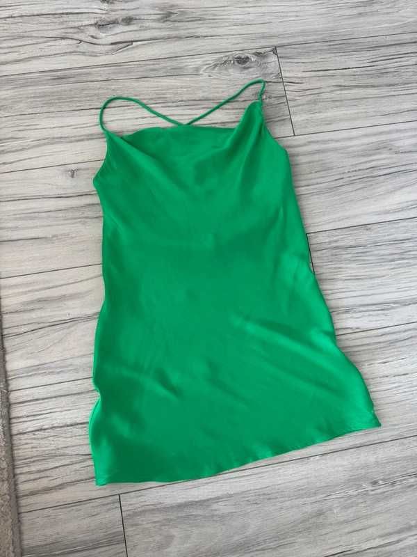Sukienka satynowa z gołymi plecami Zara XS