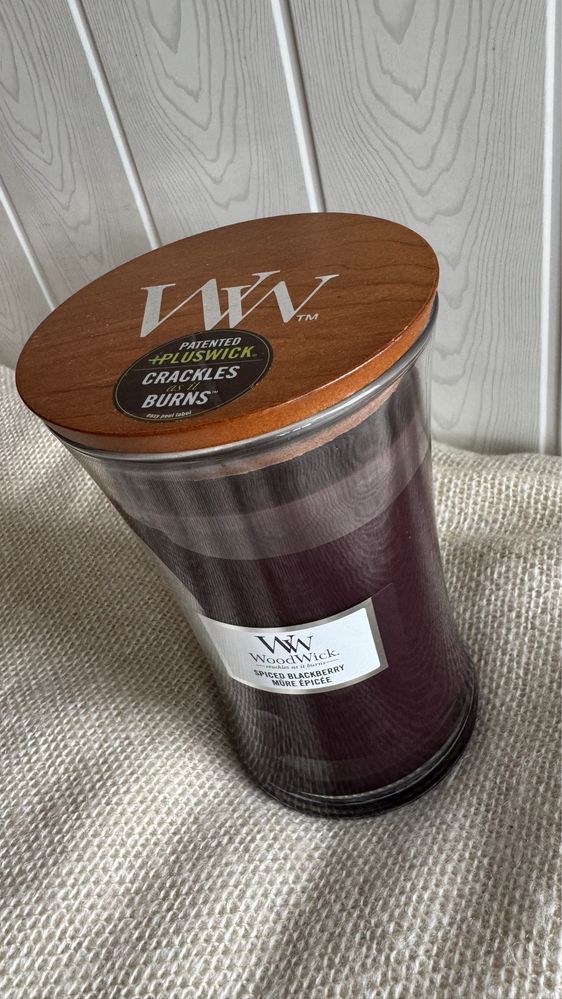 Ароматична свічка Woodwick Large Spiced Blackberry 609 г