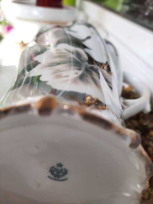 R & S porcelana do czekolady