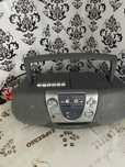 Vendo  radio  SONY  em   bom  estado