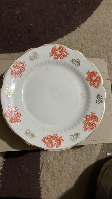 Тарілки  столові середні